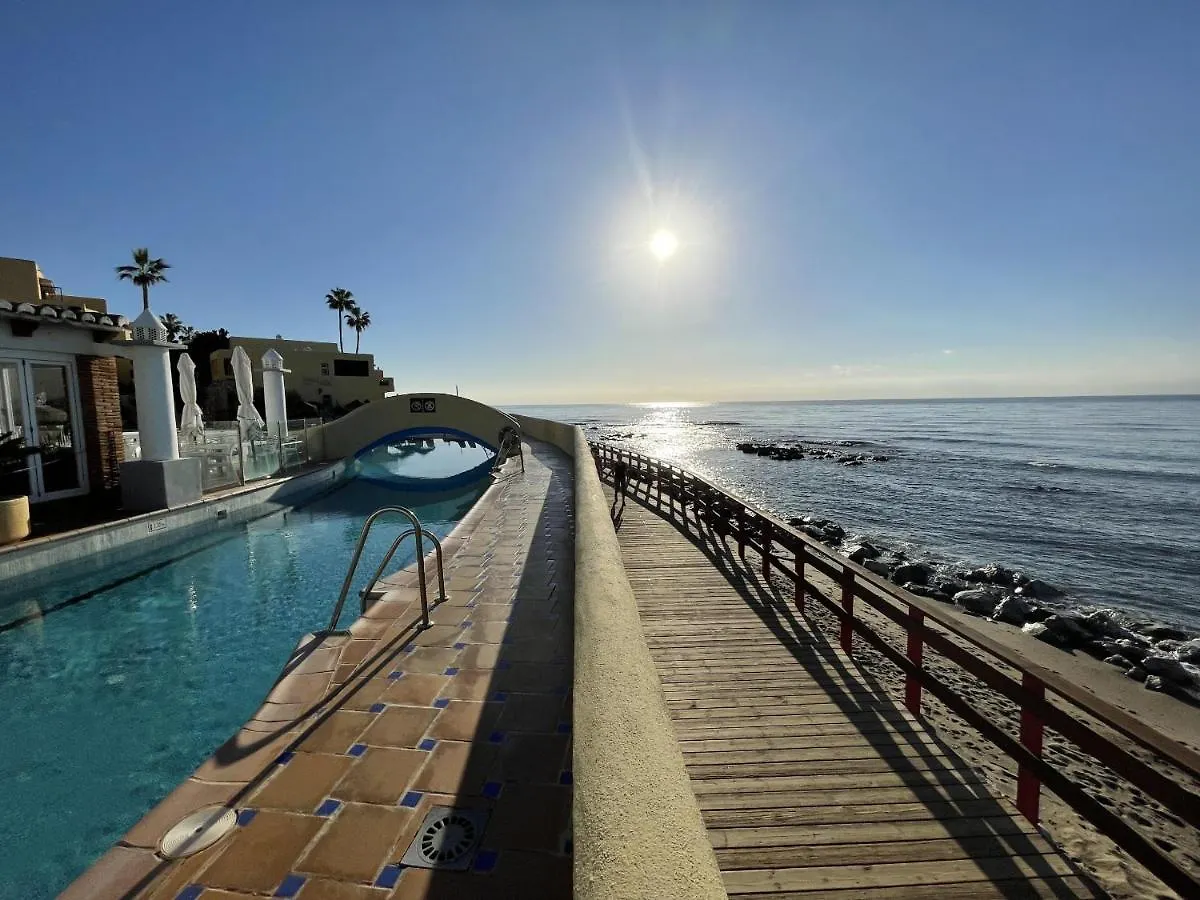 Dona Lola Micaela - Fully Equiped 1 Bedroom Ground Floor Beach Front Apartment With Direct Access To The Beach Of Calahonda - Costa Del Sol - Cs155 Sitio de Calahonda