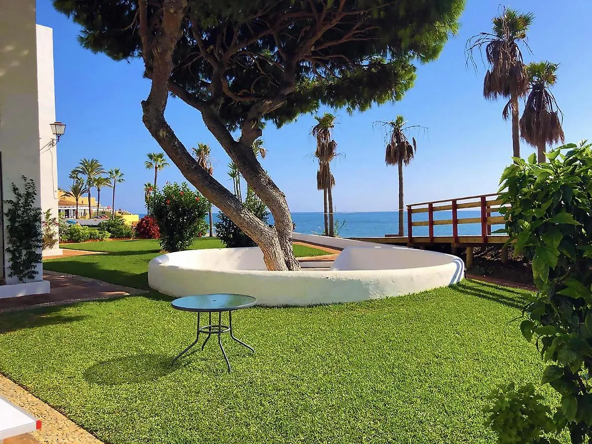 Dona Lola Micaela - Fully Equiped 1 Bedroom Ground Floor Beach Front Apartment With Direct Access To The Beach Of Calahonda - Costa Del Sol - Cs155 Sitio de Calahonda
