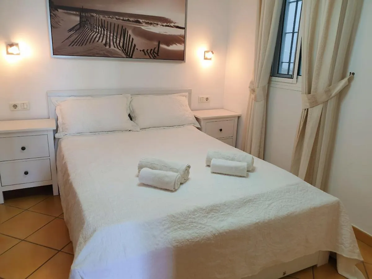 Dona Lola Micaela - Fully Equiped 1 Bedroom Ground Floor Beach Front Apartment With Direct Access To The Beach Of Calahonda - Costa Del Sol - Cs155 Sitio de Calahonda Spanien